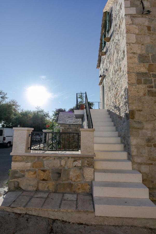 Villa Bante - Luxury Stone House Kaštela Extérieur photo