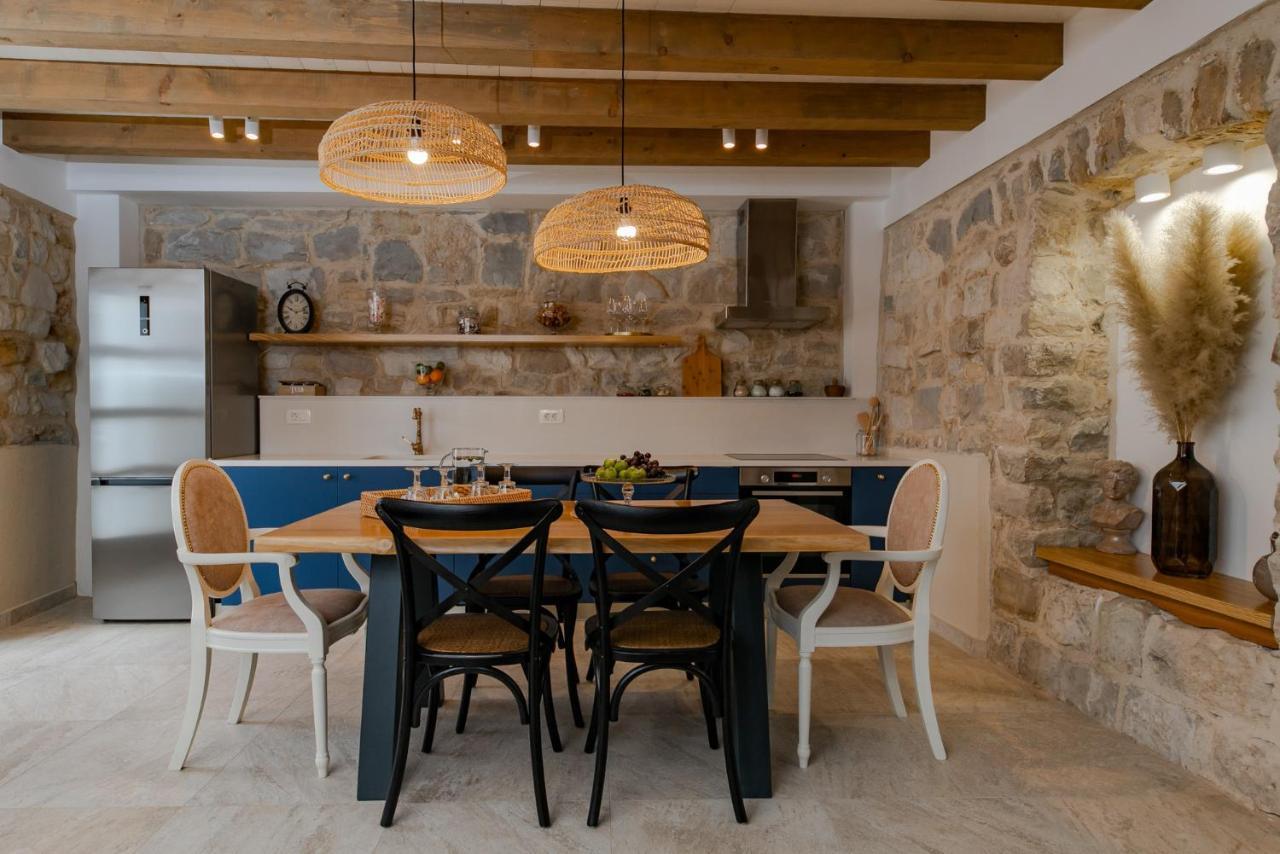 Villa Bante - Luxury Stone House Kaštela Extérieur photo