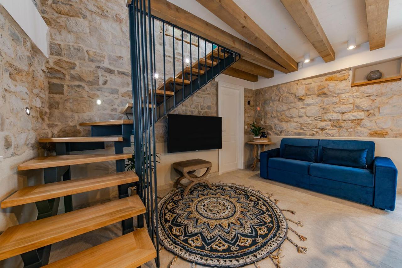 Villa Bante - Luxury Stone House Kaštela Extérieur photo