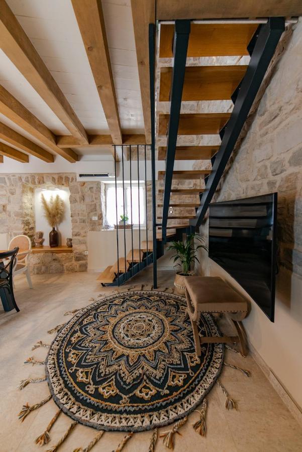 Villa Bante - Luxury Stone House Kaštela Extérieur photo